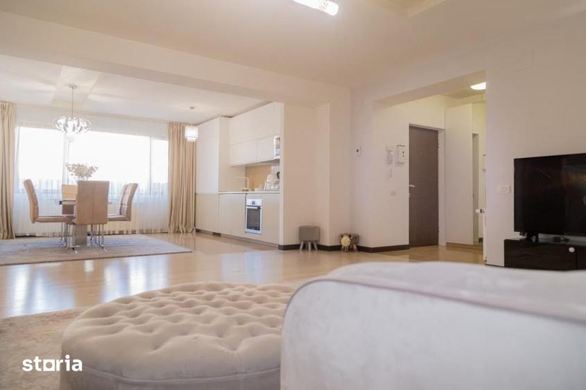 Apartament cu 3 camere decomandat în Străulești