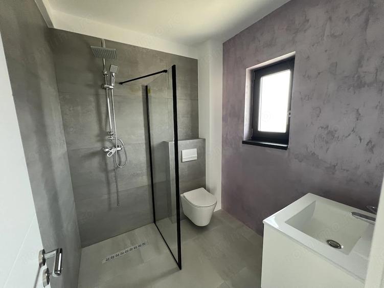 Casă cu 5 camere cu Teren 300 Mp în Chișoda