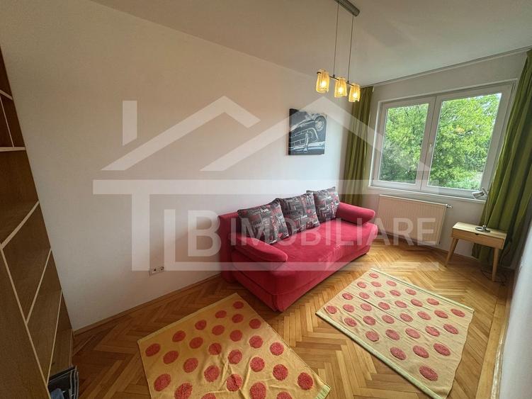 Apartament cu 3 camere decomandat, mobilat în Aleea Carpați