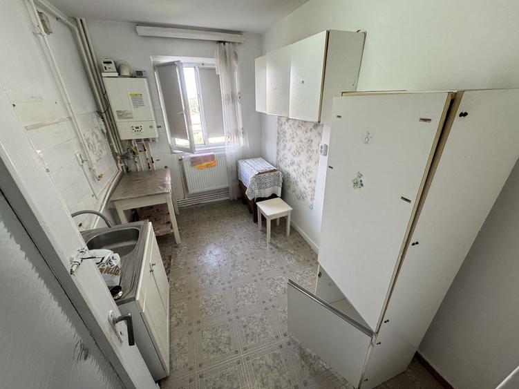 Apartament cu 2 camere decomandat, mobilat în Tomis Nord