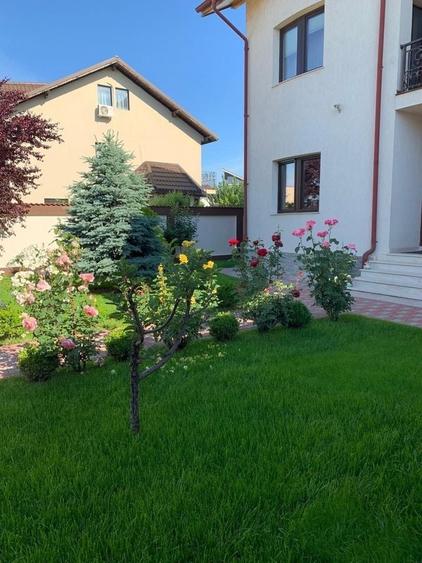 Casă individuală cu 8 camere cu Piscina în Central