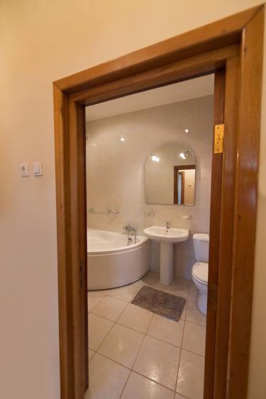 Apartament cu 2 camere decomandat în Universitate