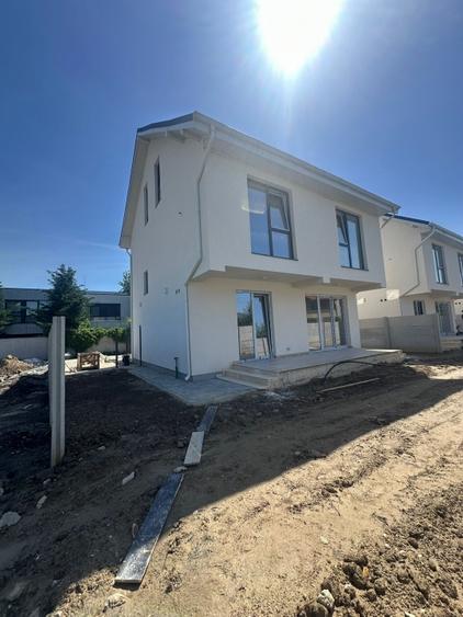 Casă individuală cu 5 camere cu Canalizare în Bragadiru