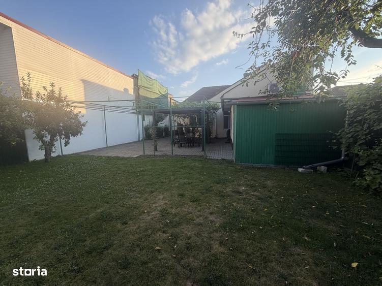 Casă cu 3 camere în Libertății
