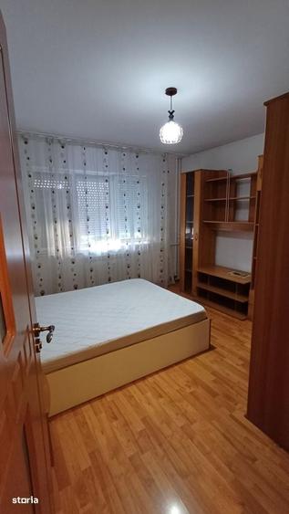 Apartament cu 2 camere semidecomandat în Craiovița Nouă