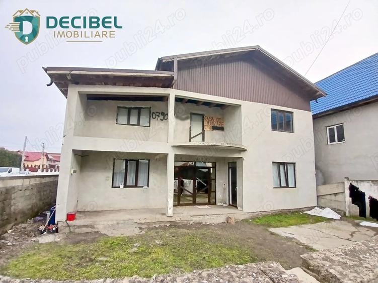 Casă cu 6 camere cu Teren 300 Mp în Est