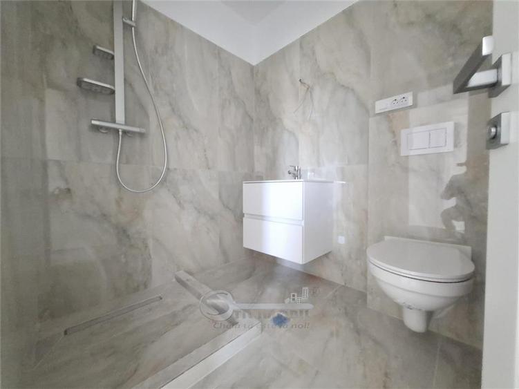 Apartament cu 3 camere decomandat în Galata