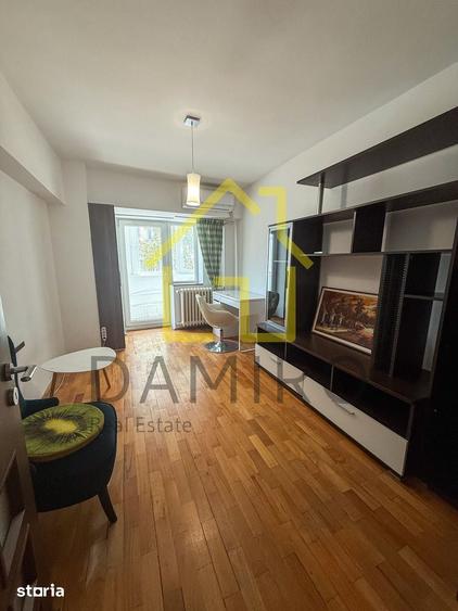 Apartament cu 3 camere decomandat în Centrul Civic