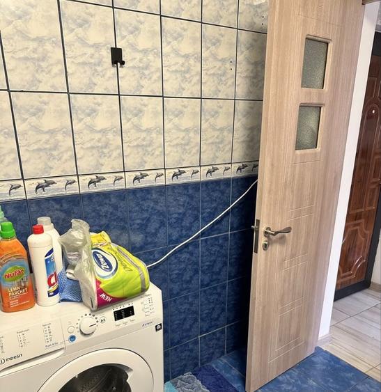 Apartament cu 3 camere decomandat în Baicului