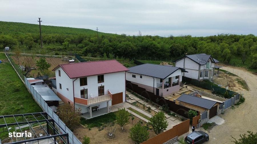 Casă cu 4 camere cu Teren 1175 Mp în Central