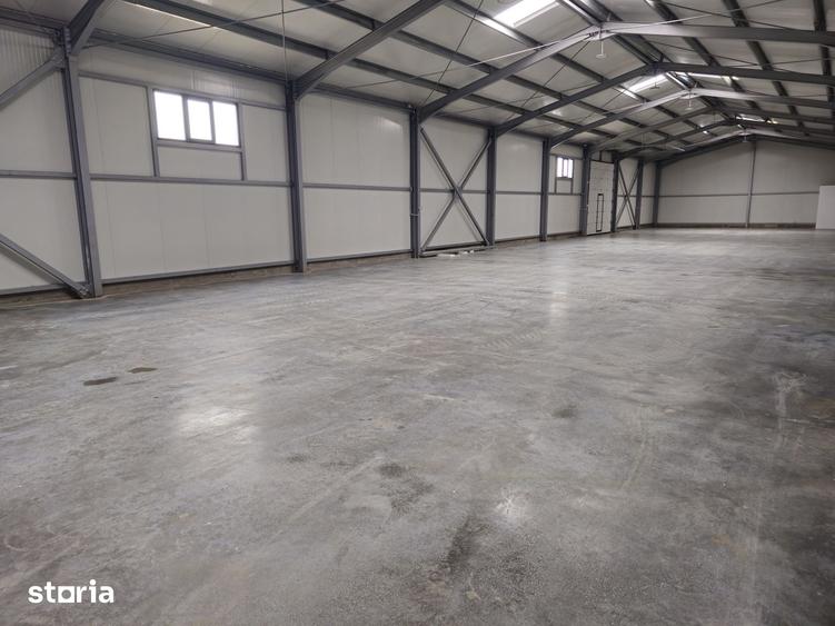 Spațiu comercial, de 600 mp, în Brazi