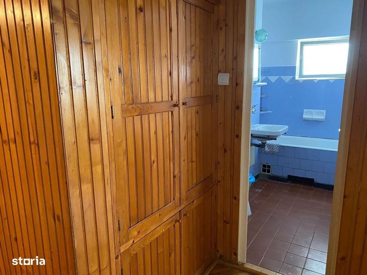 Apartament cu 4 camere decomandat în Central