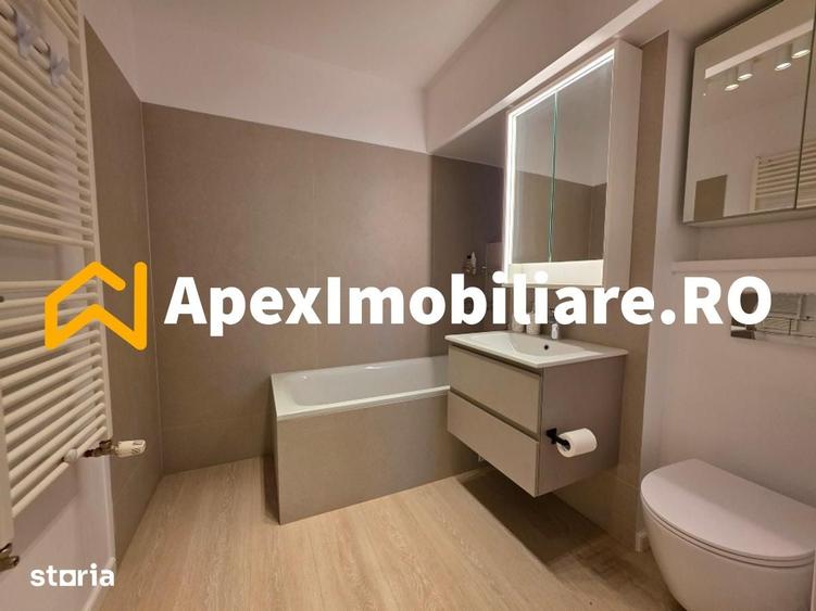 Apartament cu 4 camere semidecomandat în Centrul Civic