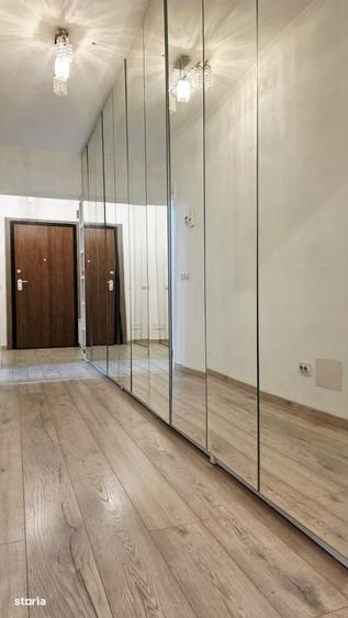 Apartament cu 3 camere decomandat în Jiului