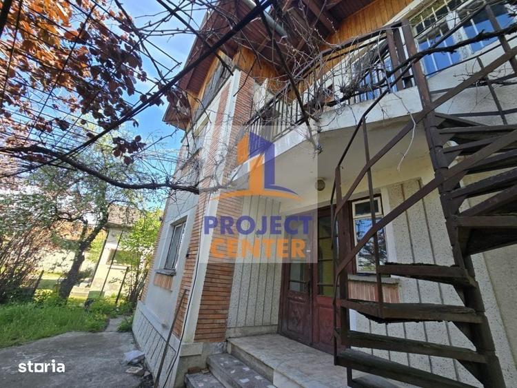 Casă cu 4 camere cu Teren 1416 Mp în Leordeni