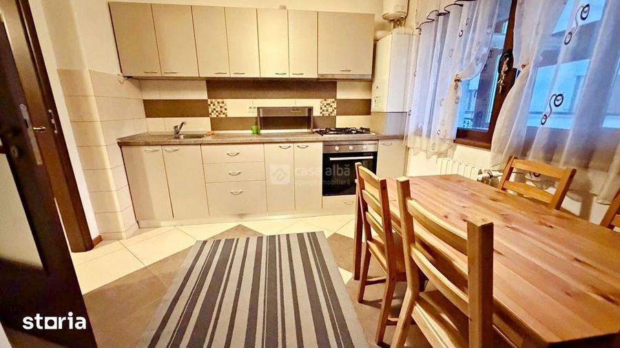 Apartament cu 4 camere decomandat în Podul de Fier