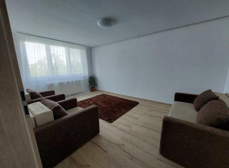 Apartament cu 4 camere decomandat în 1 Decembrie 1918