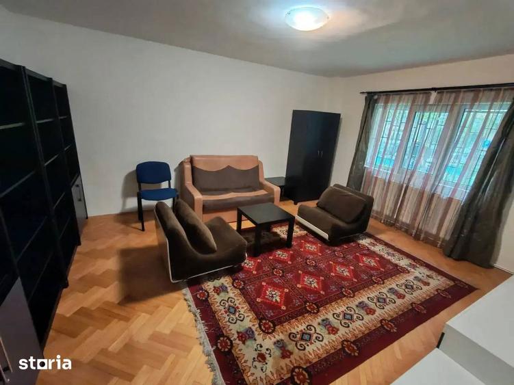 Apartament cu 3 camere, mobilat în Vitan