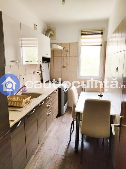 Apartament cu 3 camere decomandat, mobilat în Dristor