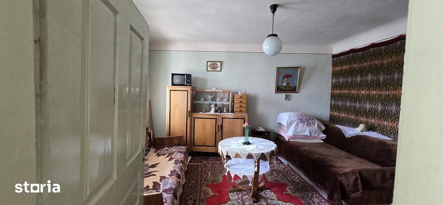Casă cu 5 camere cu Teren 518 Mp în Buciumeni