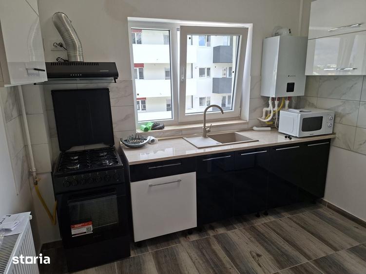 Apartament cu 2 camere semidecomandat în Apărătorii Patriei