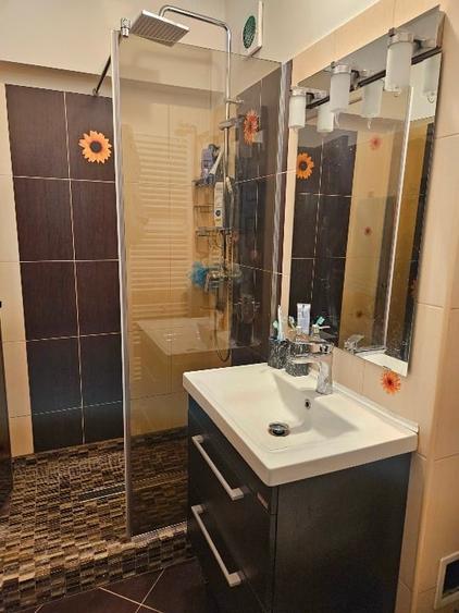 Apartament cu 4 camere semidecomandat, mobilat în Drumul Taberei