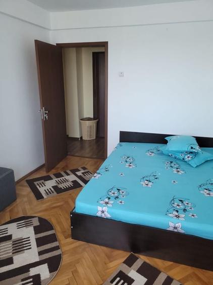 Apartament cu 3 camere decomandat în Vest