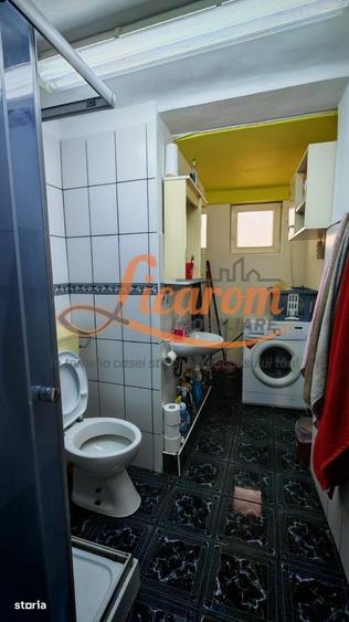 Corp de casa 4 camere zona Nicopole,curte comuna cu 1 familie. - 1