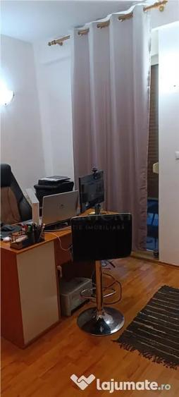 Apartament cu 4 camere decomandat în Aradului