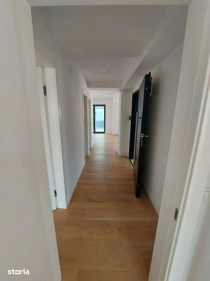 Apartament cu 3 camere decomandat în Polonă