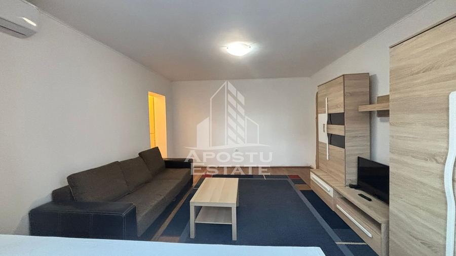 Apartament cu 2 camere semidecomandat, mobilat în Complex Studențesc