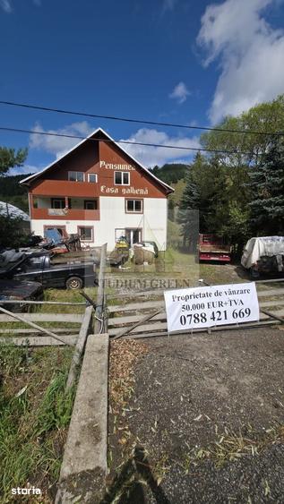 Casă cu 8 camere cu Teren 900 Mp în Central