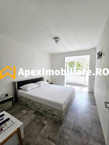 Apartament cu 3 camere decomandat, mobilat în Alexandru Obregia