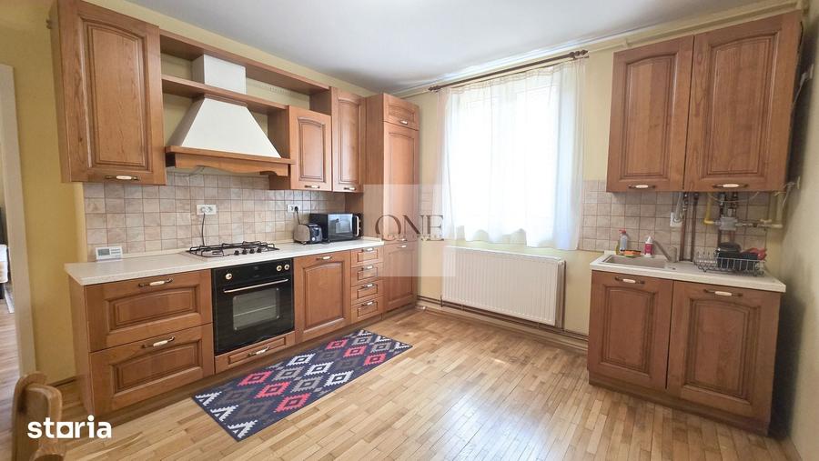 Apartament cu 3 camere în Schei