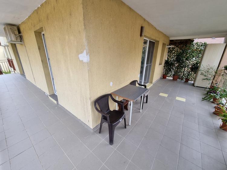 Apartament cu 2 camere semidecomandat, mobilat în Florești