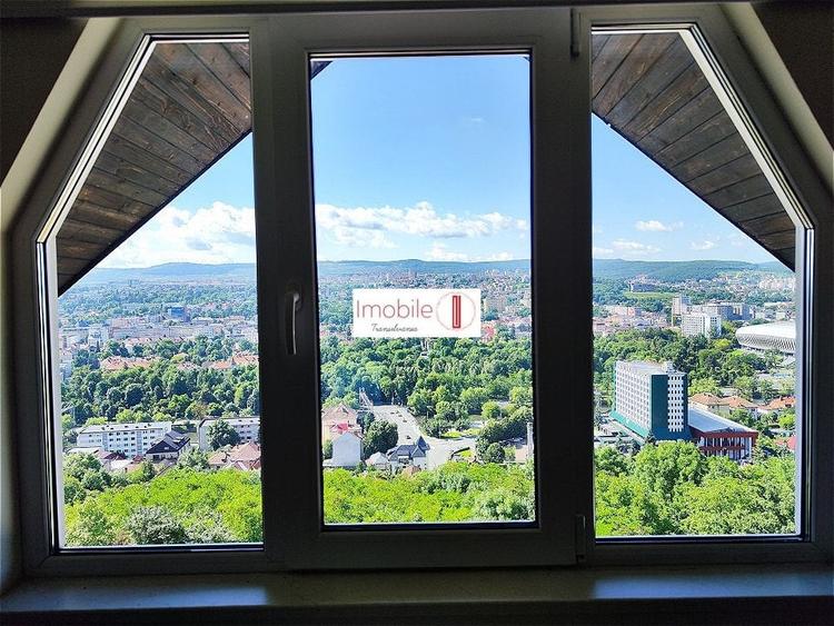Casă individuală cu 8 camere cu Canalizare în Gruia