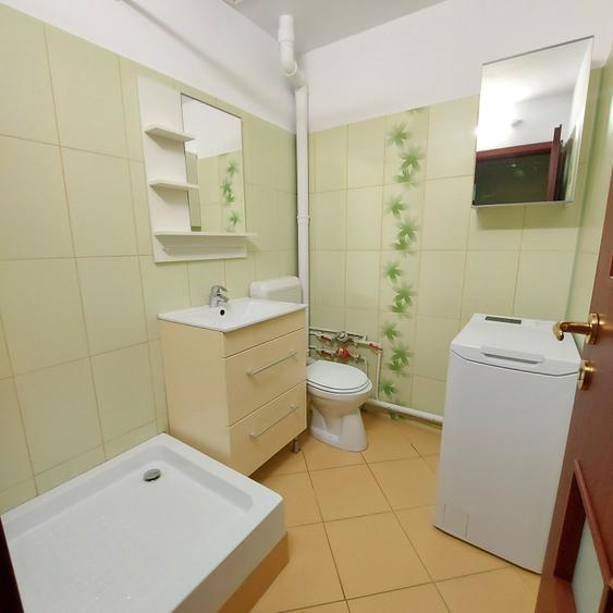 Apartament cu 3 camere semidecomandat în Dristor