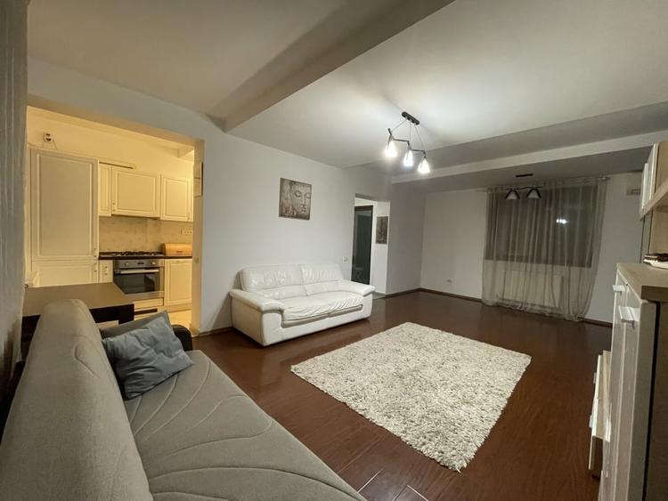 Apartament cu 2 camere semidecomandat, mobilat în Dristor