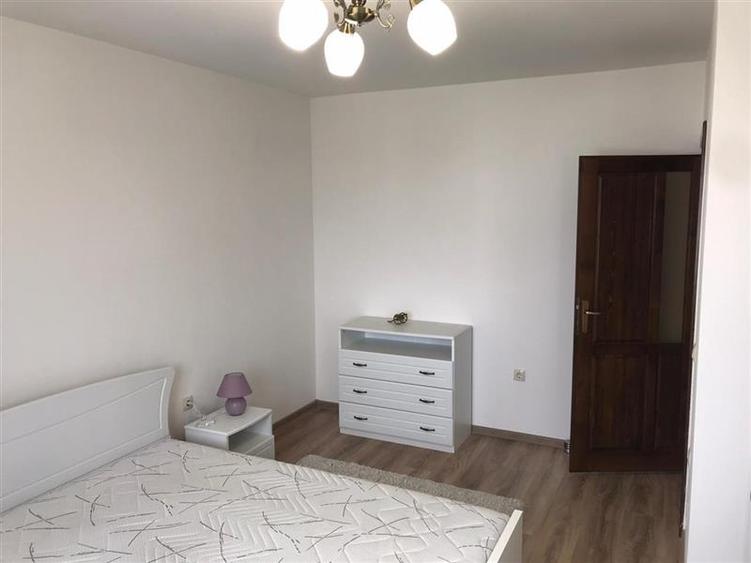 Duplex cu 4 camere cu Teren 300 Mp în Europa
