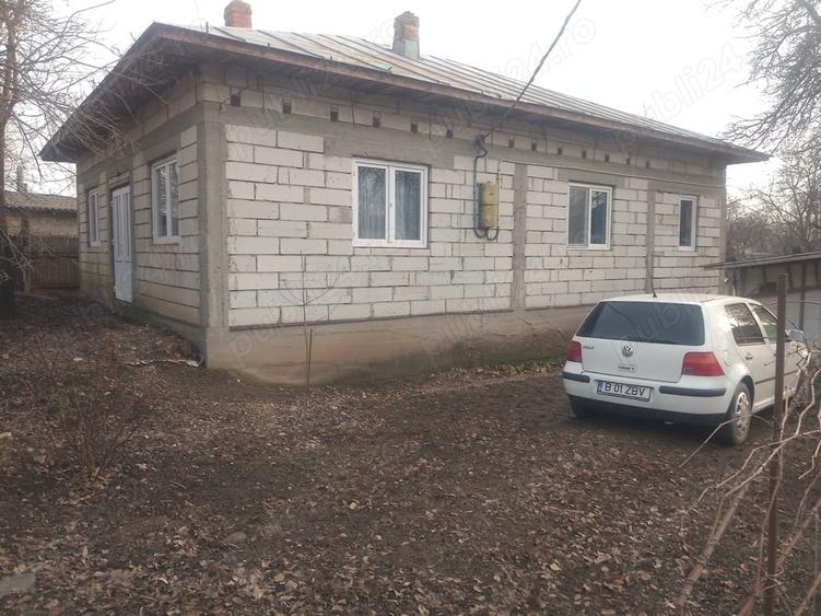 Casă cu 4 camere cu Teren 2000 Mp în Dor Mărunt