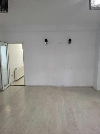 Spațiu comercial, de 56 mp, în Trocadero