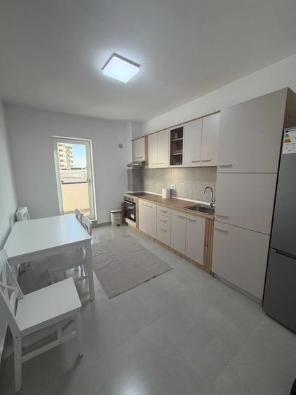 Apartament cu 2 camere semidecomandat în Păcii