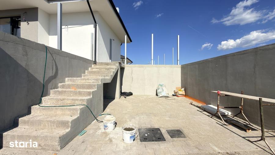 Casă cu 4 camere cu Teren 300 Mp în Sud