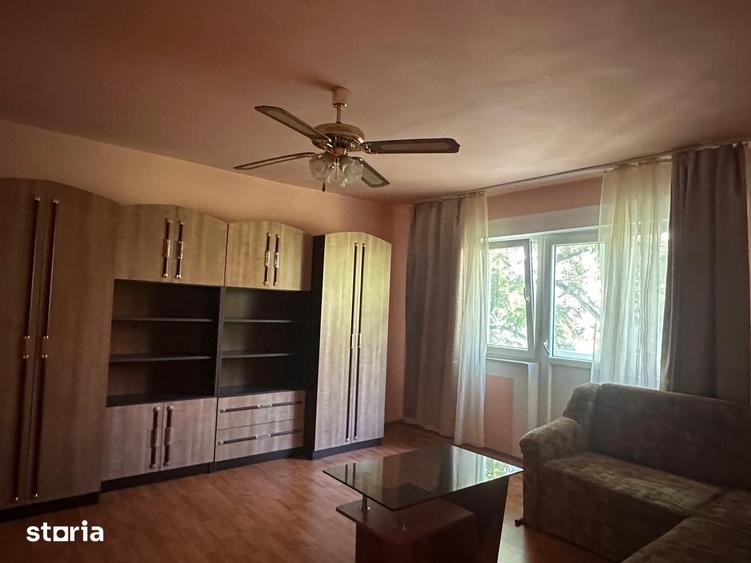 Apartament cu 3 camere decomandat în Nufărul