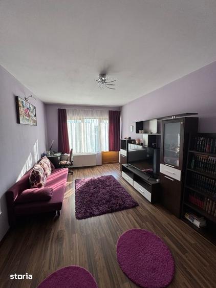 Casă cu 8 camere cu Teren 380 Mp în Griviței