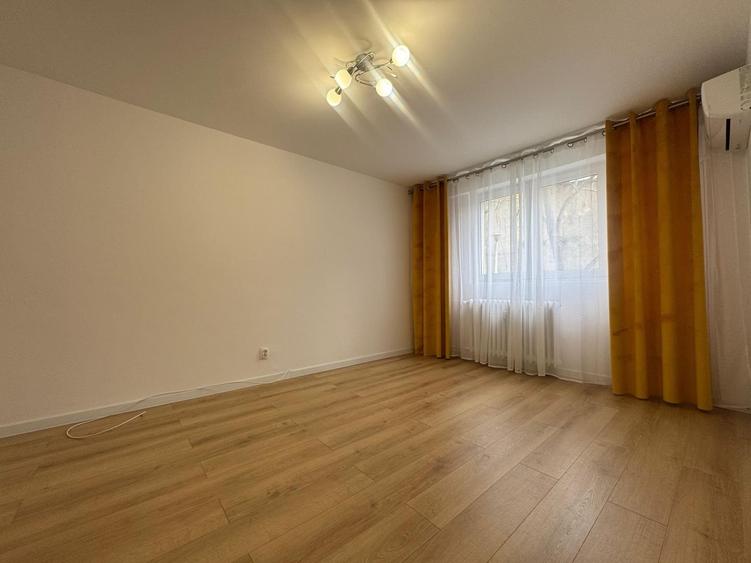 Apartament cu 2 camere decomandat, mobilat în P-ța Victoriei