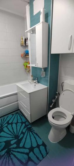 Apartament cu 3 camere decomandat în Tomești