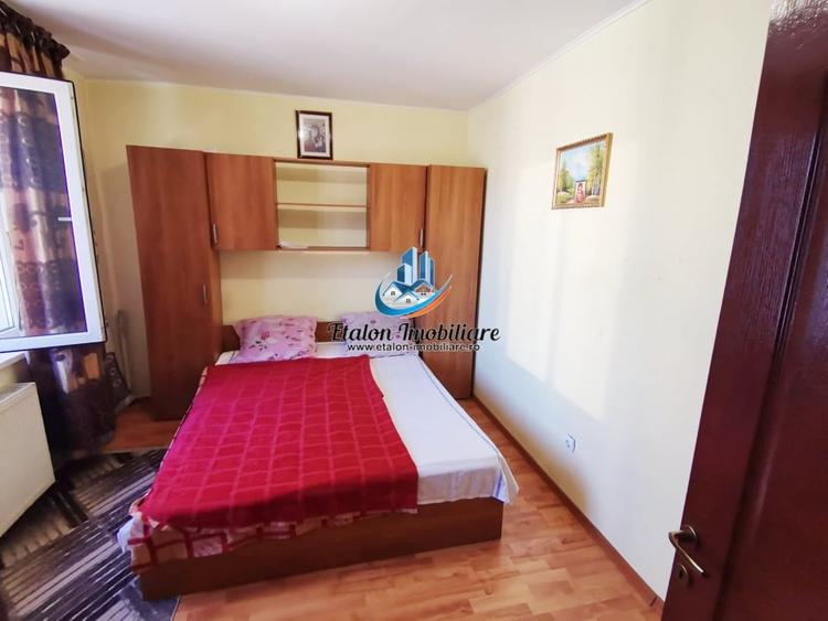 Apartament cu 3 camere semidecomandat în Dărmănești
