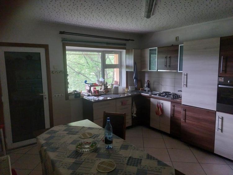 Casă individuală cu 4 camere cu Canalizare în Bartolomeu