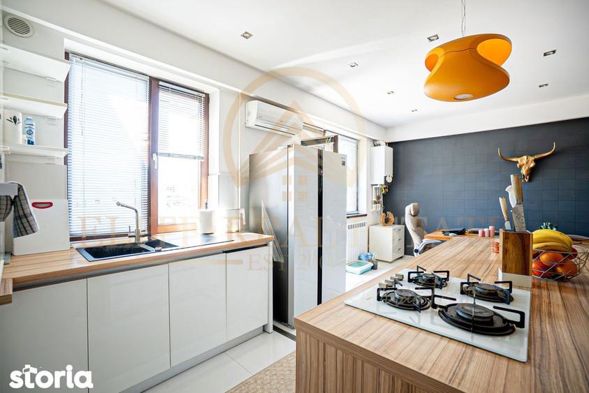 Apartament cu 3 camere, mobilat în Palazu Mare